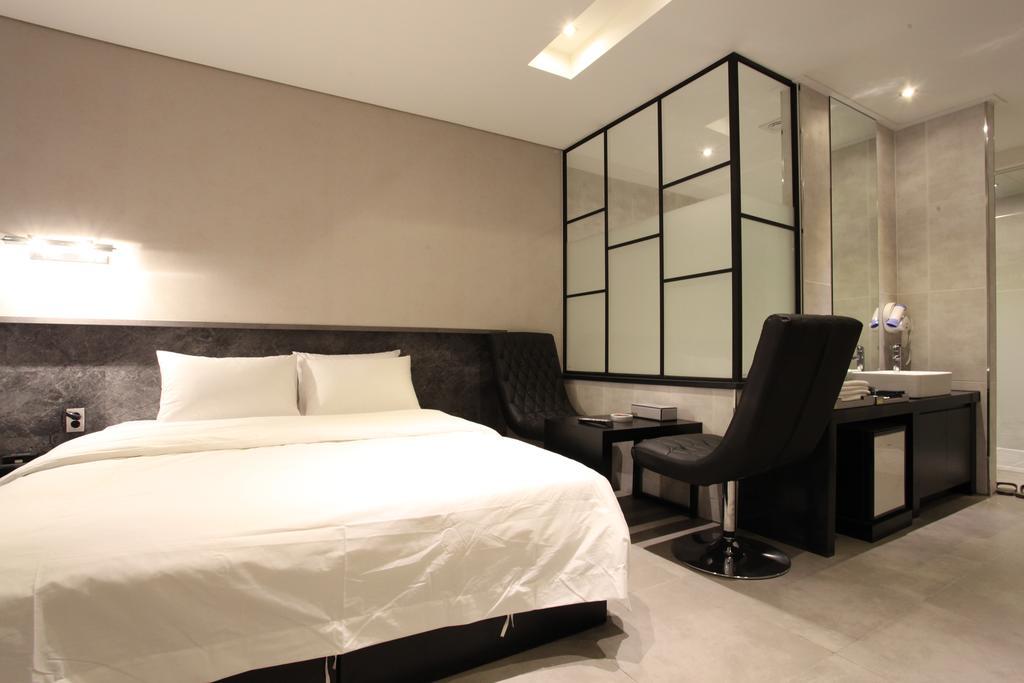 C&B Hotel Ansan Eksteriør bilde