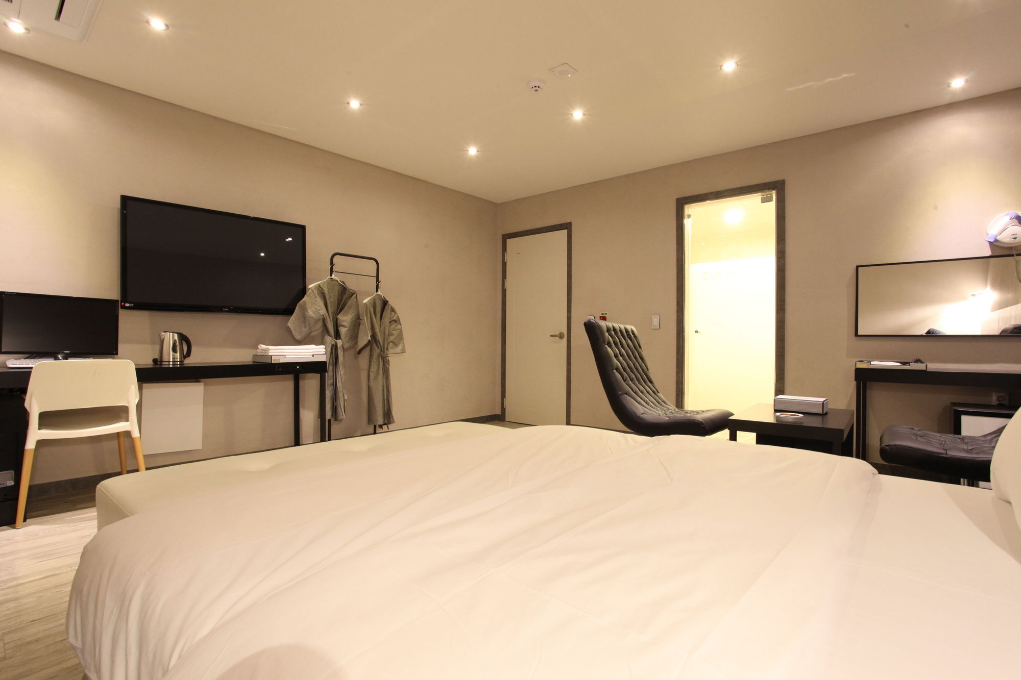 C&B Hotel Ansan Eksteriør bilde